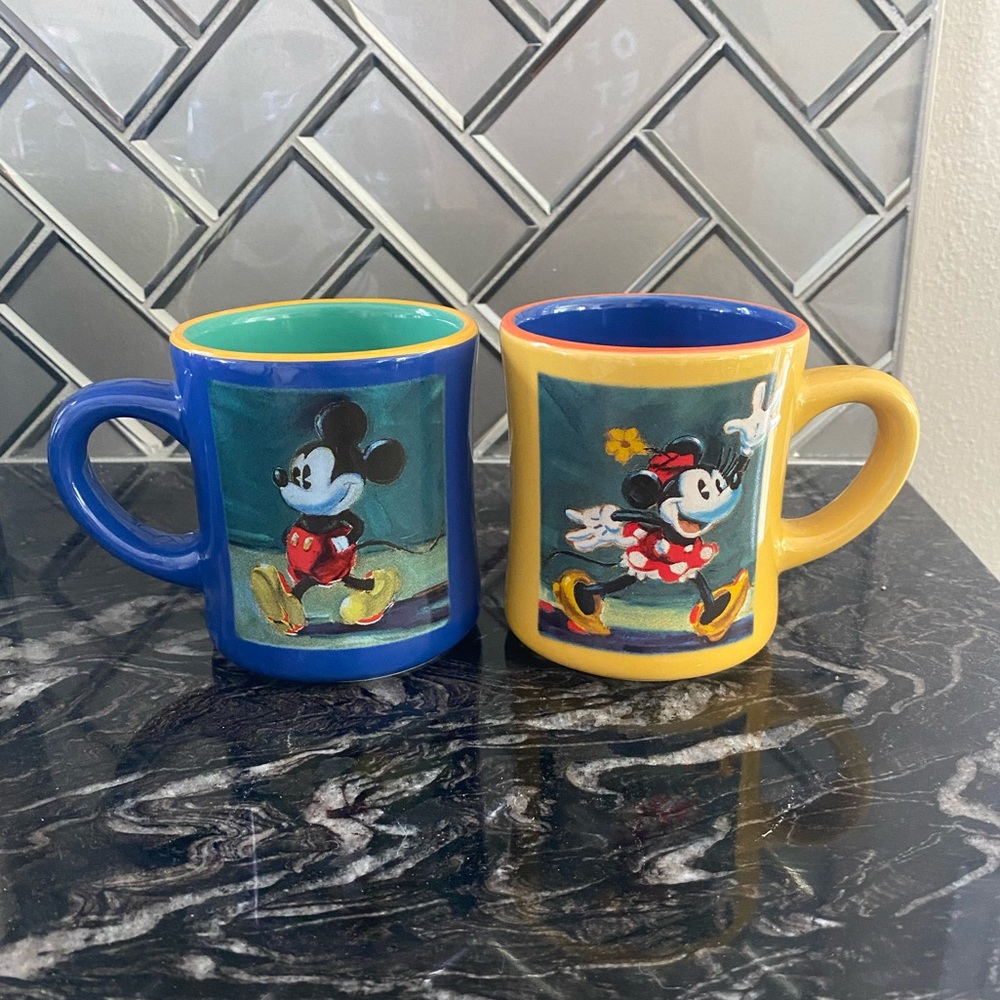 Mickey & Minnie Mugs (Set of 2)